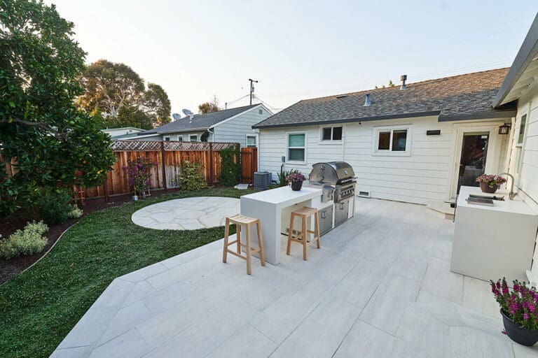 outdoor kitchen hardscaping | Opulands Landscape Design & Construction